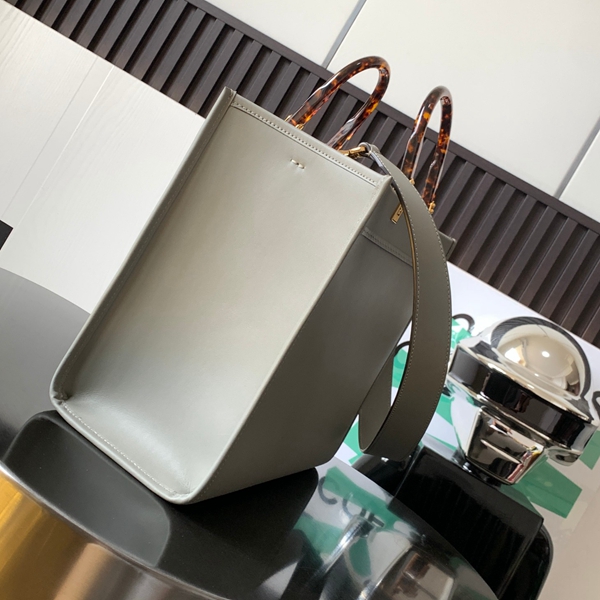 スーパーコピーブランドバッグ背面デザイン